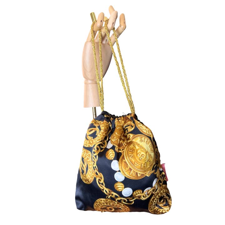 Vintage Luxe Up - Wholesale Crossbody bag – Women's - Chanel CC Logo Coins Noir Vintage Scarf Crossbody Bag1