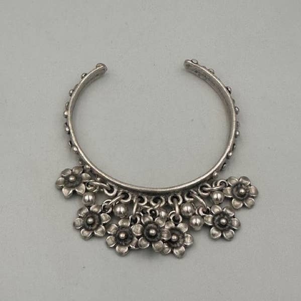 Dangling Flower Bangle Bracelet for wholesale by Volare