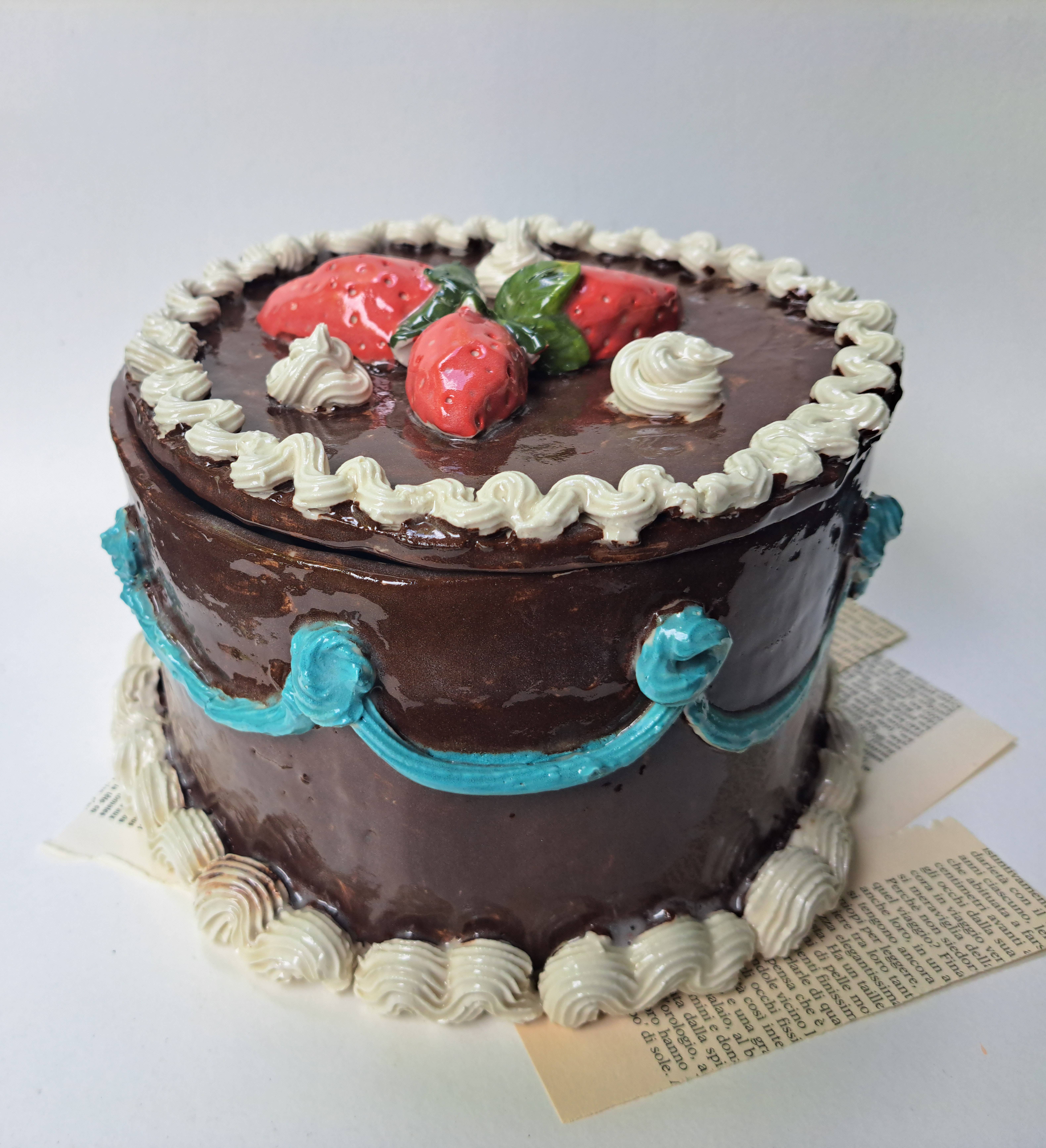 Boutique d'Ailleurs - Wholesale Decorative Box - Large Ceramic Cake Box