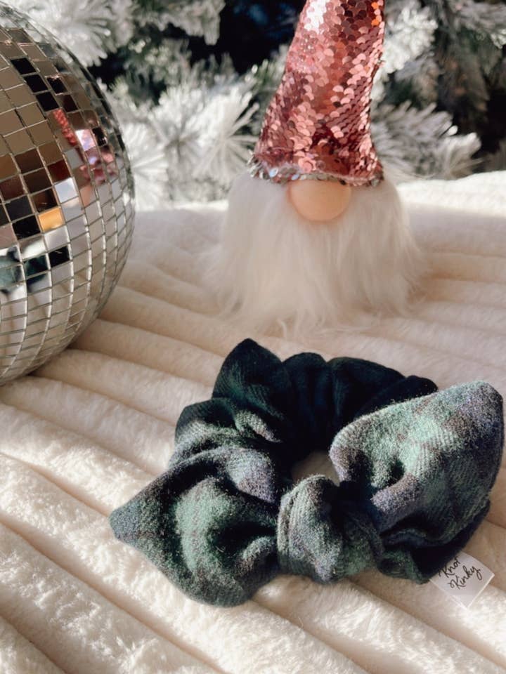 Saison de la flanelle ✨ pour la vente par Knot Kinky HairTies