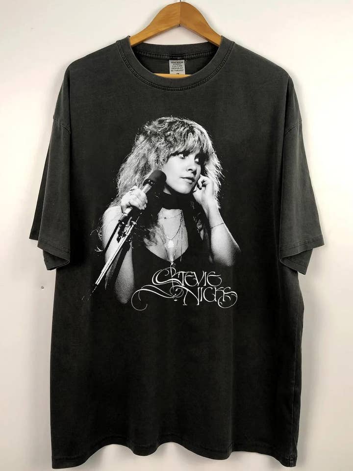 TheKingShirt - Wholesale Graphic Sweatshirt - Women's - Stevie Nicks Concert Tour Graphic Tee 2025 Merch Shirt