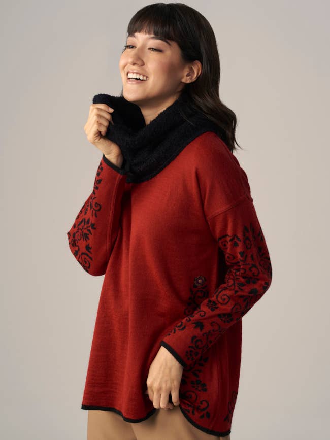 Übergroßer Alpaka-Pullover | Wendbar | Handstickerei für den Großhandel von WUAMAN - Alpaca