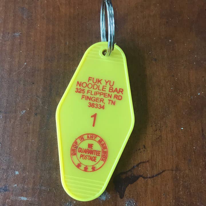 Porte-clés Motel - Barre à nouilles Fuk Yu pour la vente par The 3 Sisters Design Co.