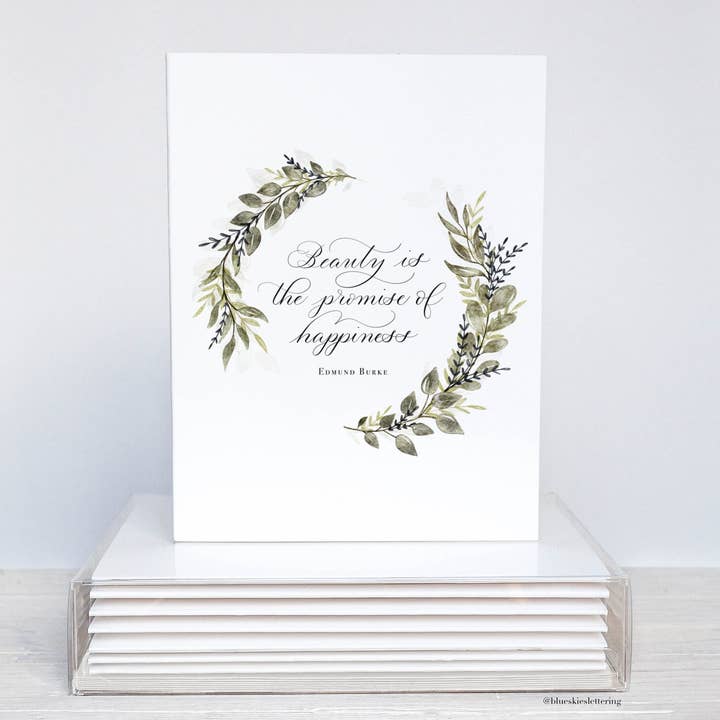 Bokset „Skønhed er løftet om lykke“ Noteskortsæt for engroshandel hos Blue Skies Lettering