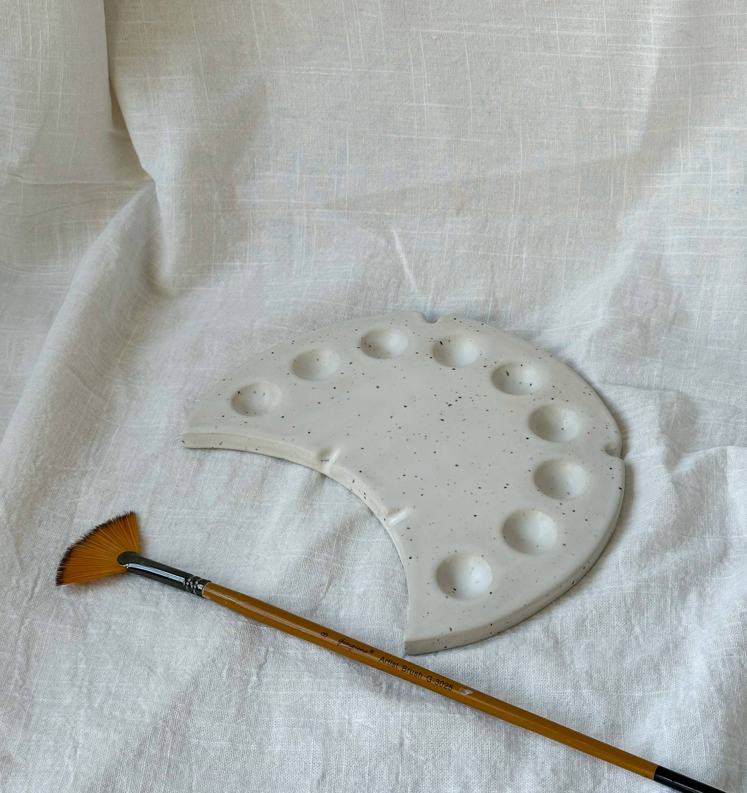 Little Lily Pottery - Wholesale Palette/Mixing Tray - Crescent Artist Palette | Ceramic Paint Palette1