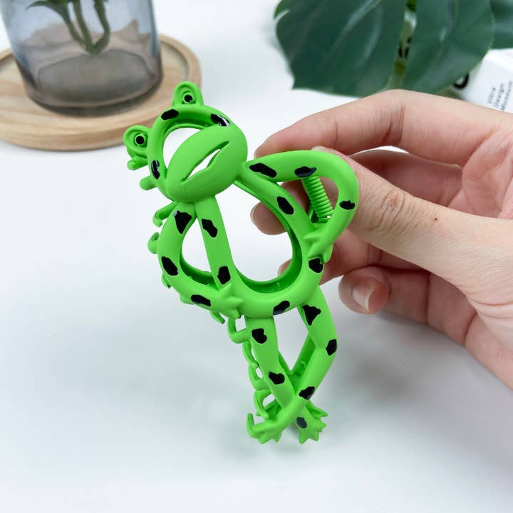 green Alloy frog hair clip for wholesale on Faire