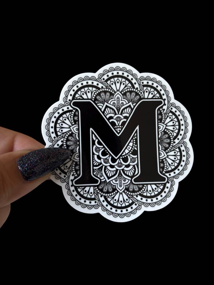 Vinyl-Aufkleber mit Buchstabe M für den Großhandel von I Will Cut You Creations