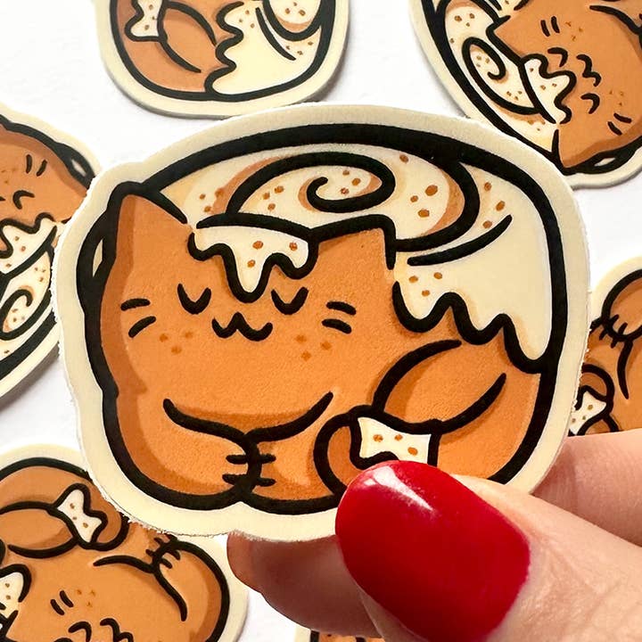 Autocollant Mini Chat Roulé à la Cannelle pour la vente par Shop Emily M