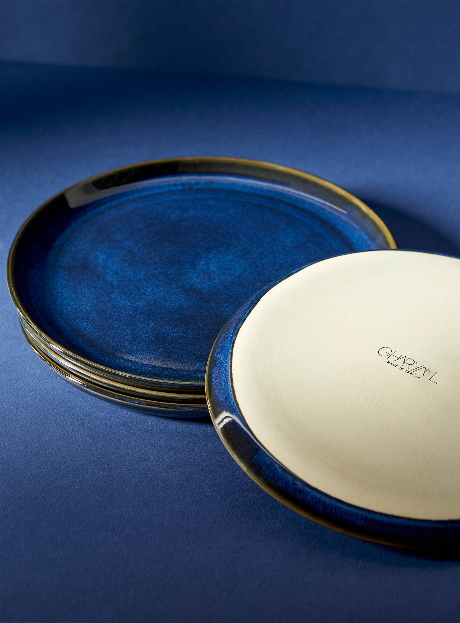 GHARYAN Stoneware & Olive Wood Tableware | Ships from USA - Vendita all'ingrosso Piatto - Piatto Piano in Gres Fatto a Mano | Edan 11,2"10