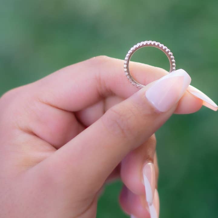 Senoval Jewelry Co. - Vendita all'ingrosso Anelli multipietra - Fascia in moissanite Halo Eternity4