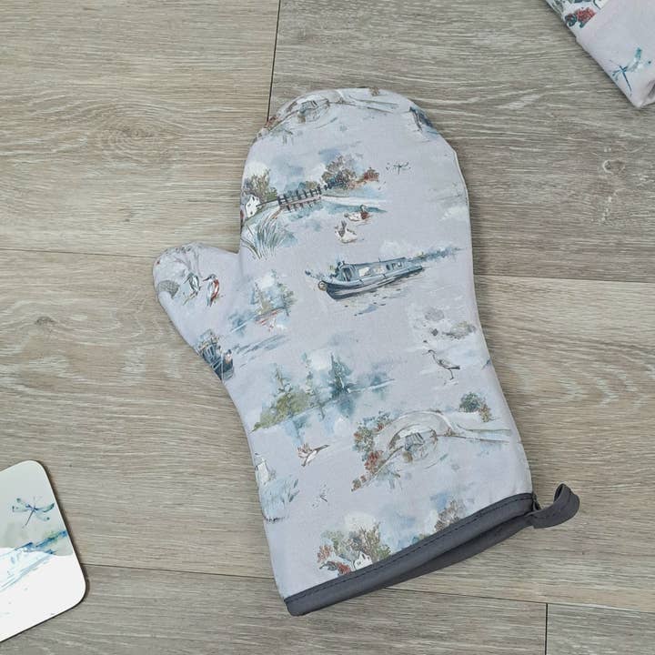 Oven Mitt, Winter Canal Scene, Narrowboats & English Country for wholesale by Aqua by Design