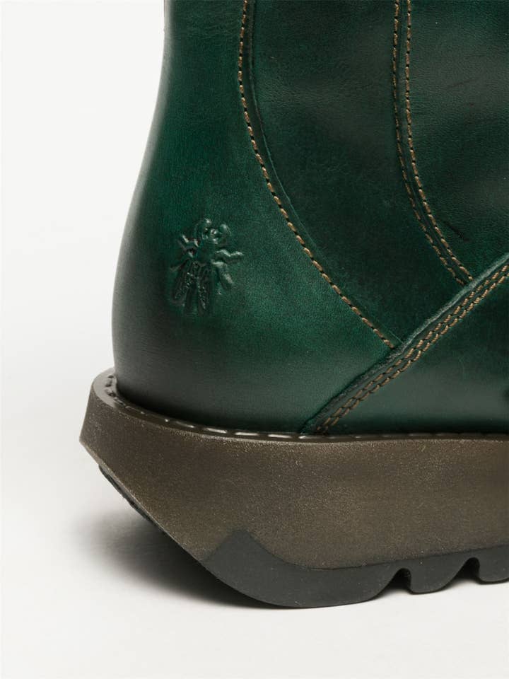 Gasolina Botas de plataforma con cremallera de cuero, tacón de cuña y hebilla para mujer Fly London MES 2 verde hasta media pantorrilla. de venta al por mayor en Faire6