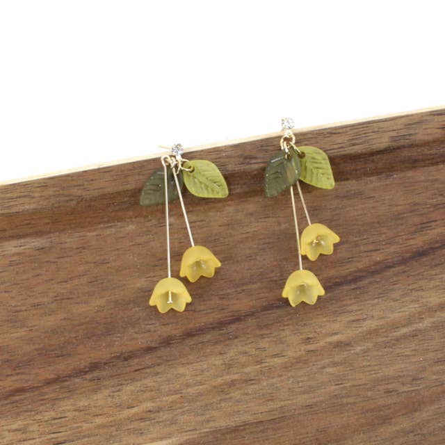 Pretty Persuasions - Wholesale Dangle Earrings - E25250 Rhinestone Post Resin Flower Dangle Earrings