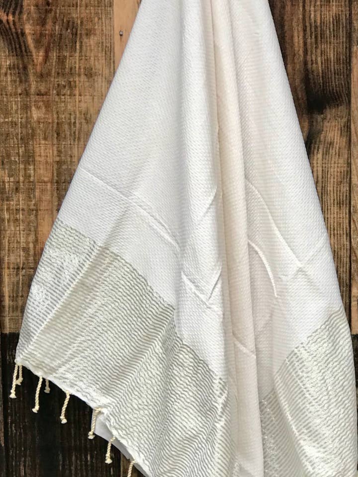 SILVER LUREX HONEYCOMB PATTERN 1X2m for wholesale by Les foutas de LENA-K