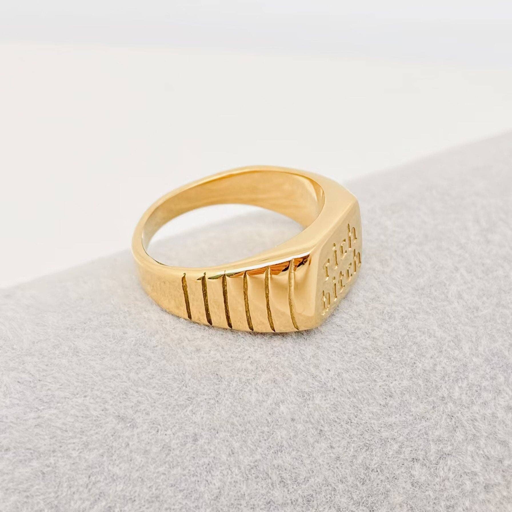 Mio Queena – wholesale Cocktail/statement ring – "Rich bitch" 18K Gold Plated Stainless Steel Ring - FGS1
