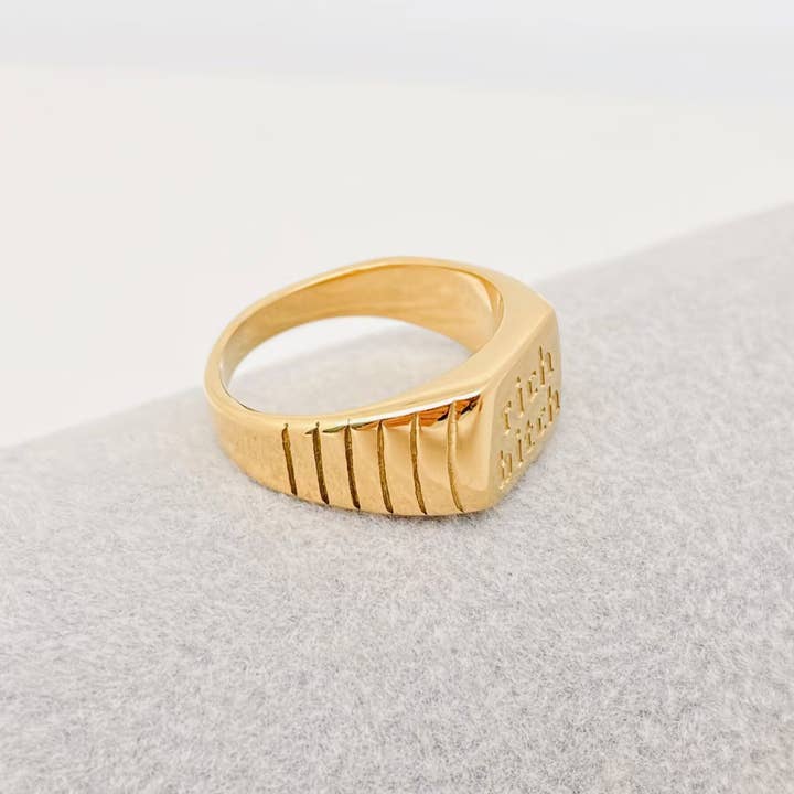Mio Queena - Wholesale Cocktail/Statement Ring - "Rich bitch" 18K Gold Plated Stainless Steel Ring - FGS1