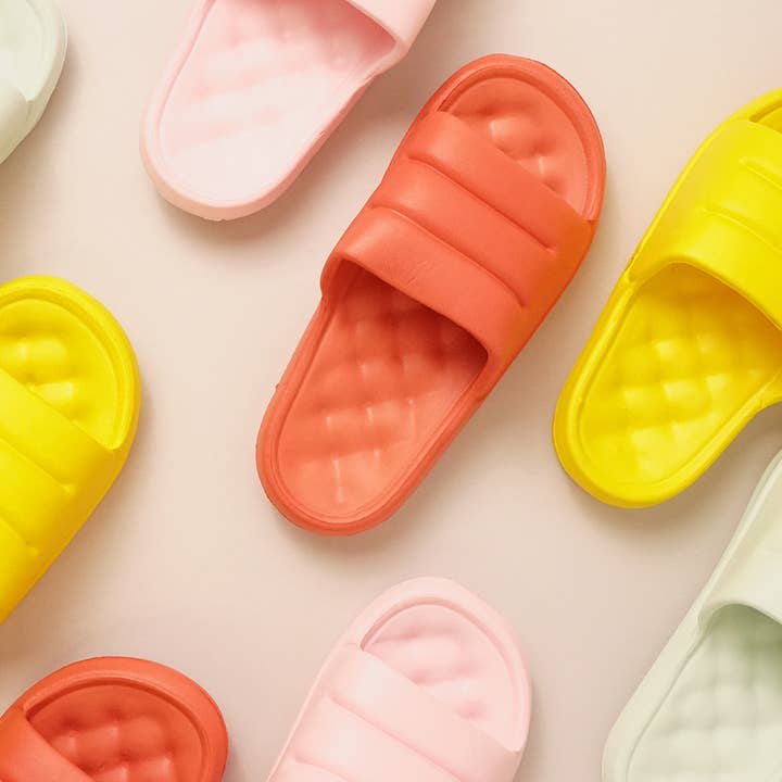 Fashion City - Wholesale Slippers - Women's - Non-Slip Pillow Form Cloud Slippers
