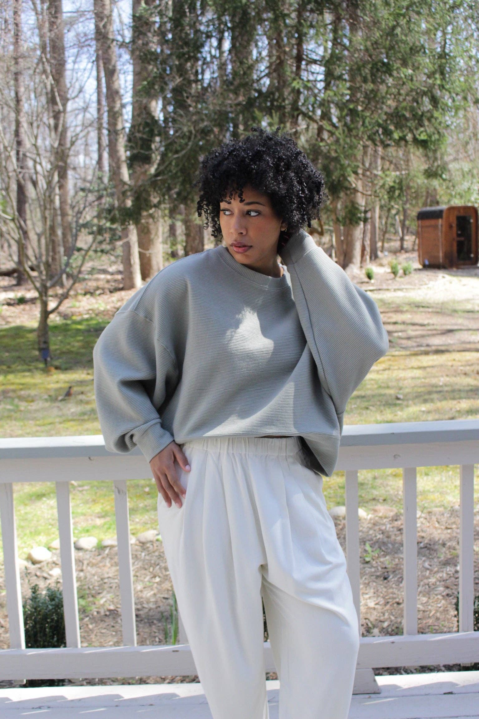 Na Nin – Großhandel Strickpullover – Damen – Margot Kurzes Sweatshirt aus Baumwolle mit Riffelmuster13