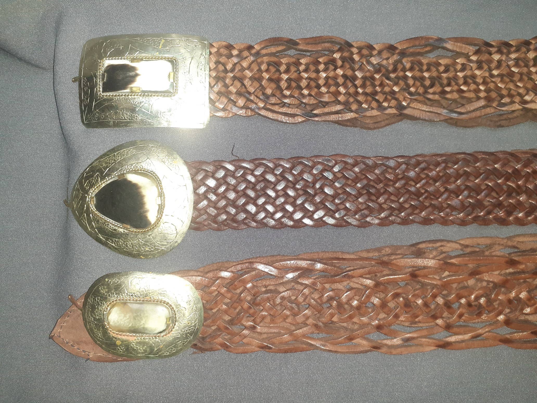 Hecho a mano – wholesale Bälte - Dam – Smalt flätat skärp i läder för damer med smal spänneplåt3