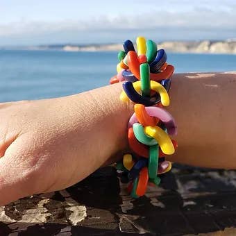 Organic jewelry by Allie – Großhandel Perlenarmband – Elastische Armbänder aus Taguanuss mit Stacheln, Einheitsgröße4