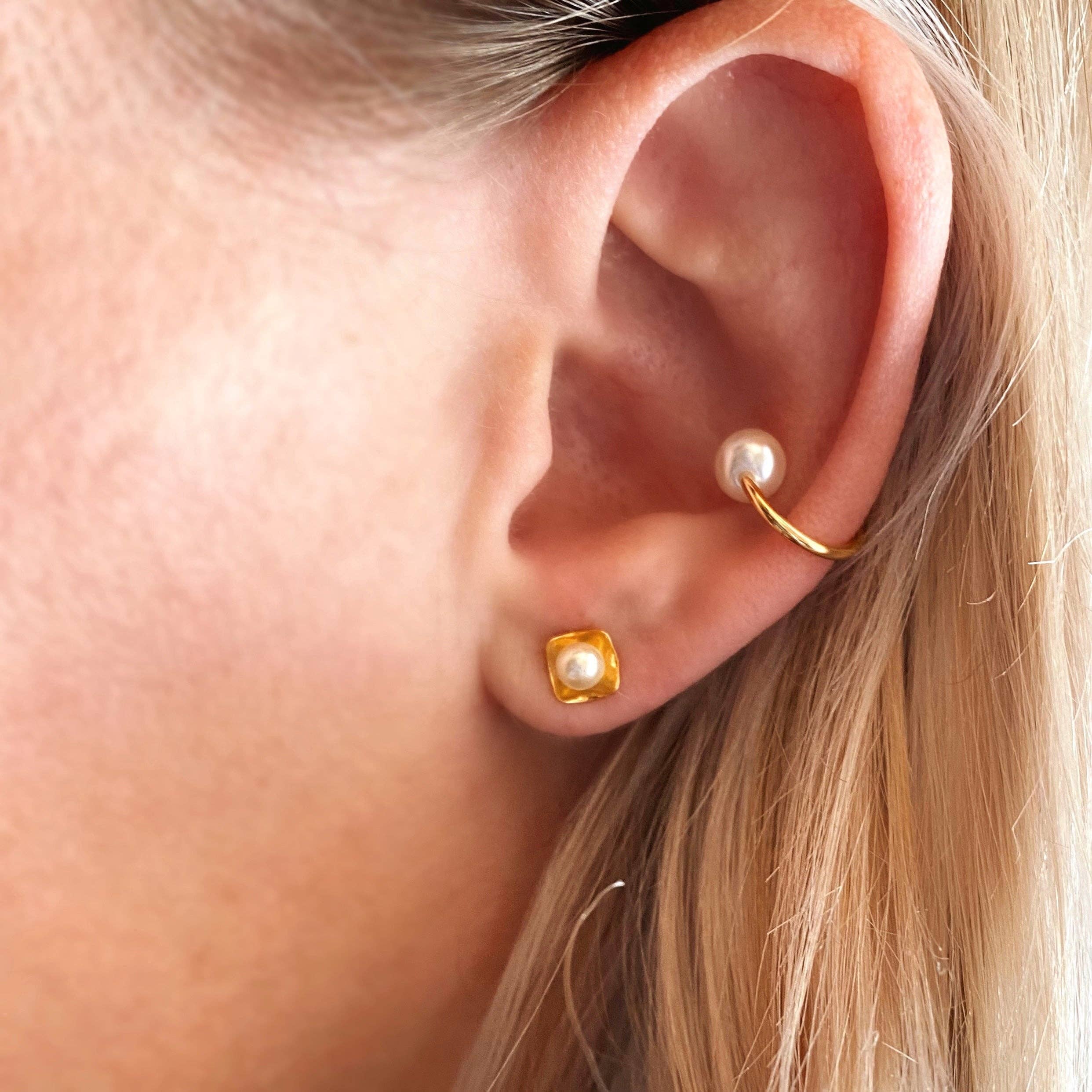 GoldFi - Vendita all'ingrosso Orecchini ear cuff/ear wrap - Ear Cuff delicato con perla sintetica in oro 18k gold filled3
