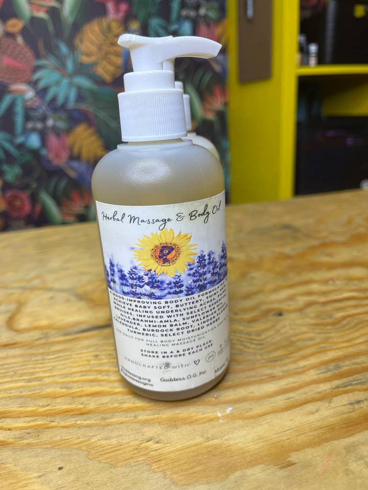 Urteinfunderet massage og kropsolie for engroshandel hos Goddess O.G. Inc