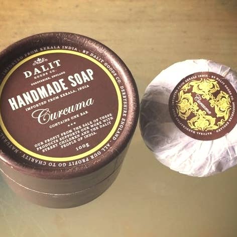 Dalit Goods Co - Wholesale Zeepblok - Handgemaakte veganistische zeep met Indiase curcuma geur1