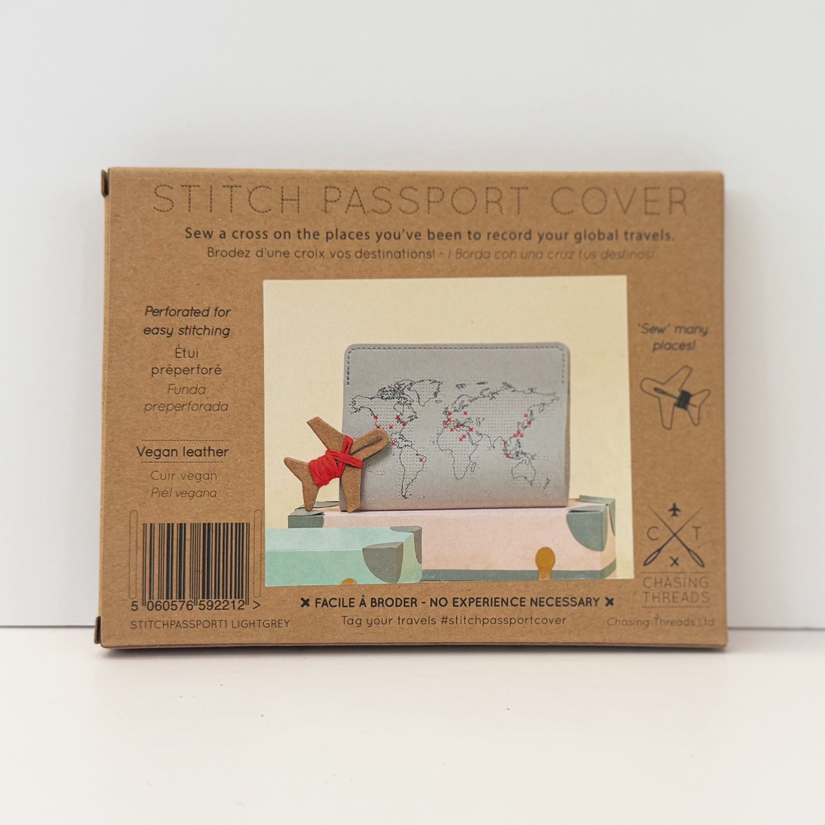 Chasing Threads – Großhandel Reisepasshülle – Damen – Chasing Threads Vegan-Reisepasshülle mit Weltkarte und Kreuzstich-Motiv – Grau8