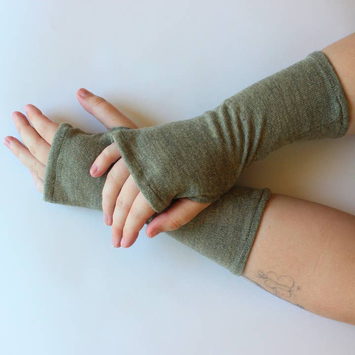 Dana Herbert - Wholesale Gloves - Women's - Autumn Knit Fingerless Gloves3