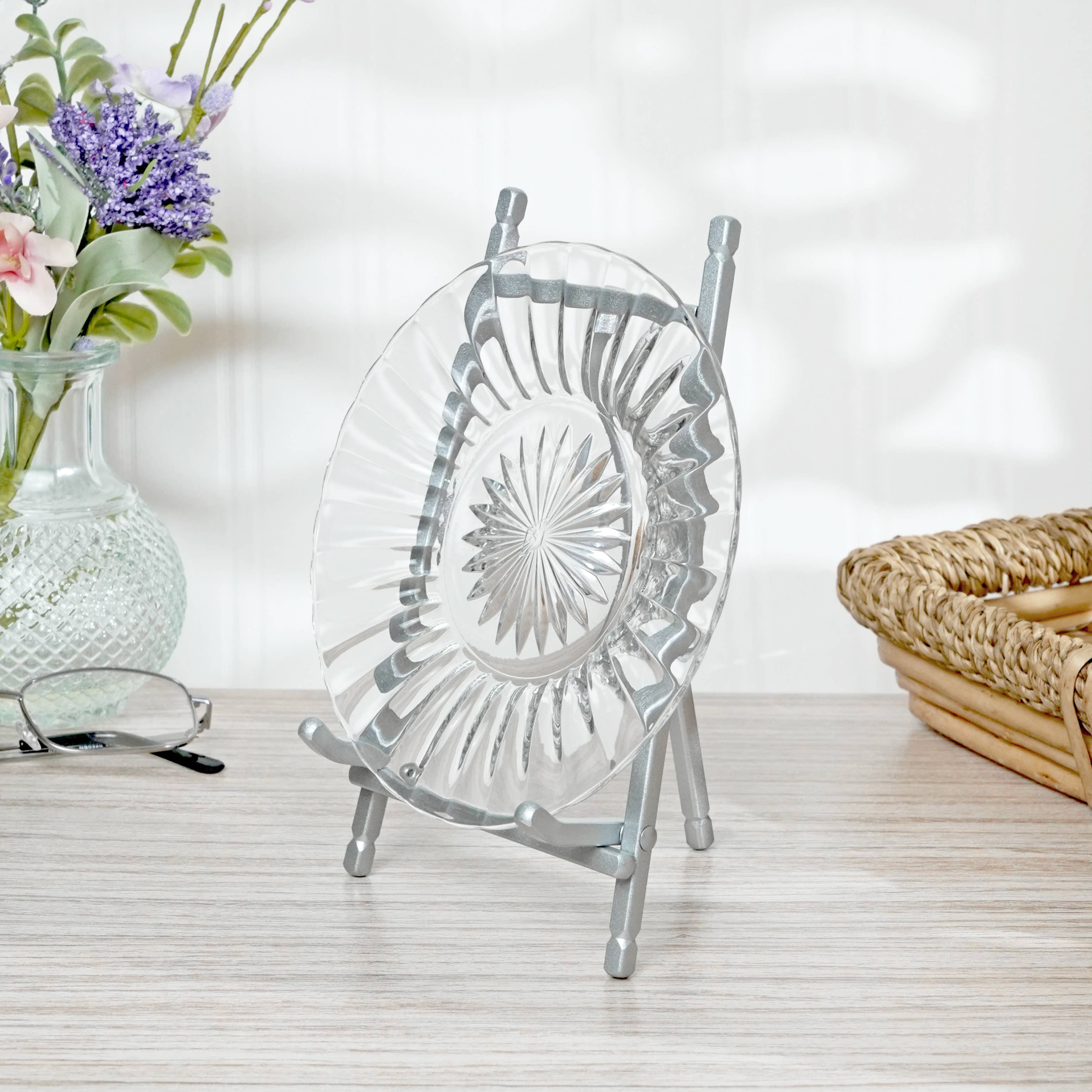 Bard's – wholesale Easel – Bard's Satin Metal Easel, 7" H x 4.25" W x 4.5" D5