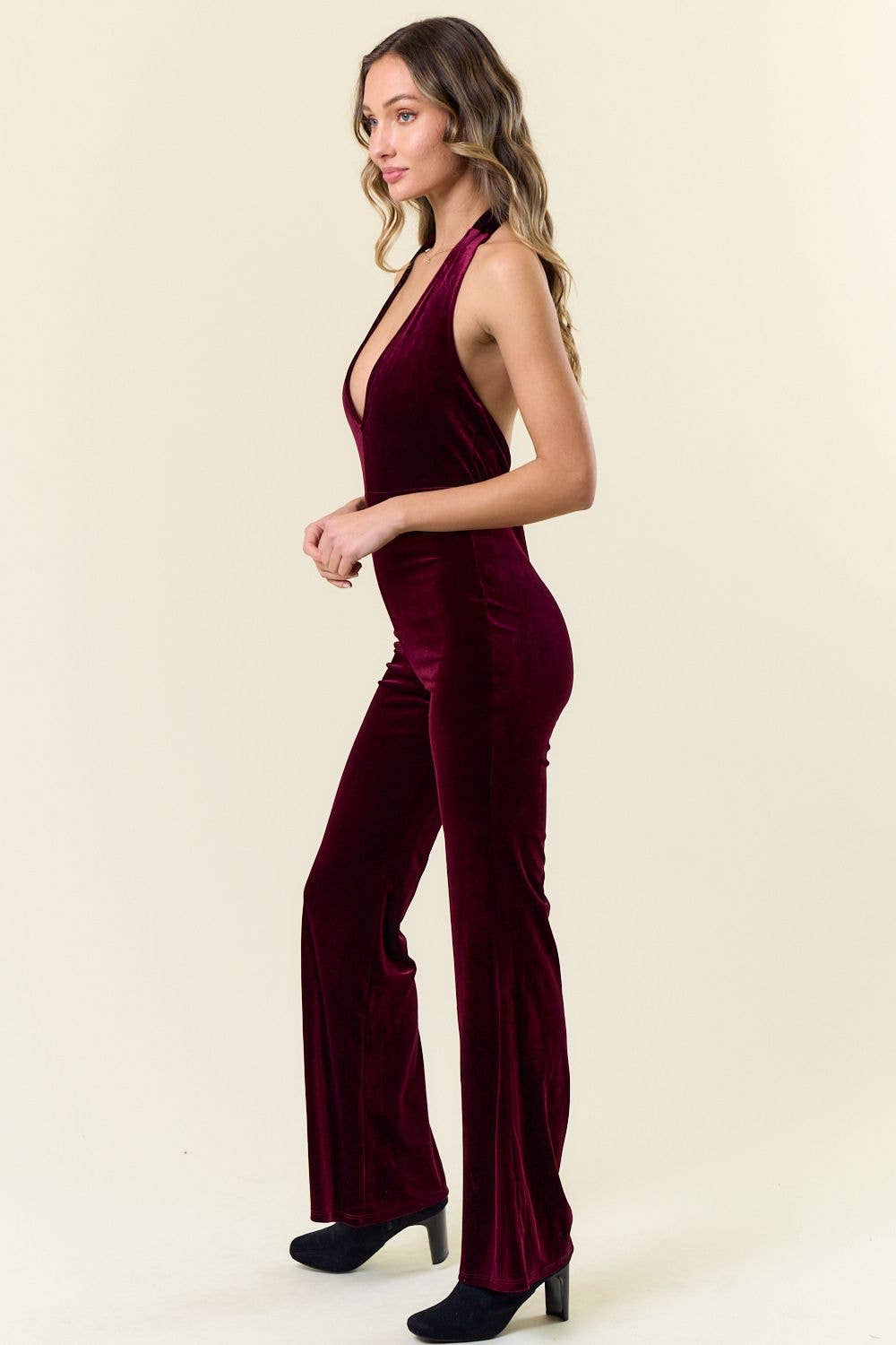 Saints & Hearts - Vente Combinaison – femme - SR4308E COMBINAISON EN VELOURS OCCIDENTAL BORDEAUX À COL HALTER4