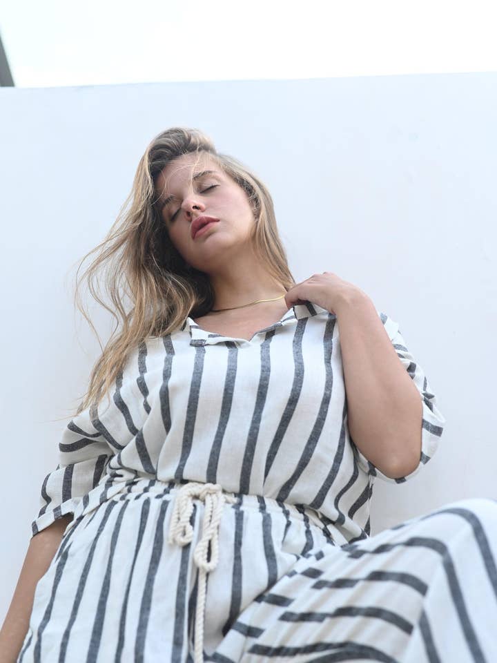AMIRA Collective - Wholesale Blouse - Women's - Emmi Stripe Linen 3/4 Top