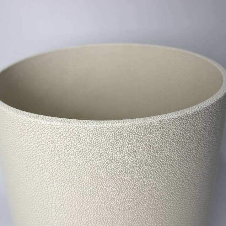 Signature Home Collection GmbH - Wholesale Trashcan/Trash Bin - Round wastebasket faux leather cream stingray coated 22xH282