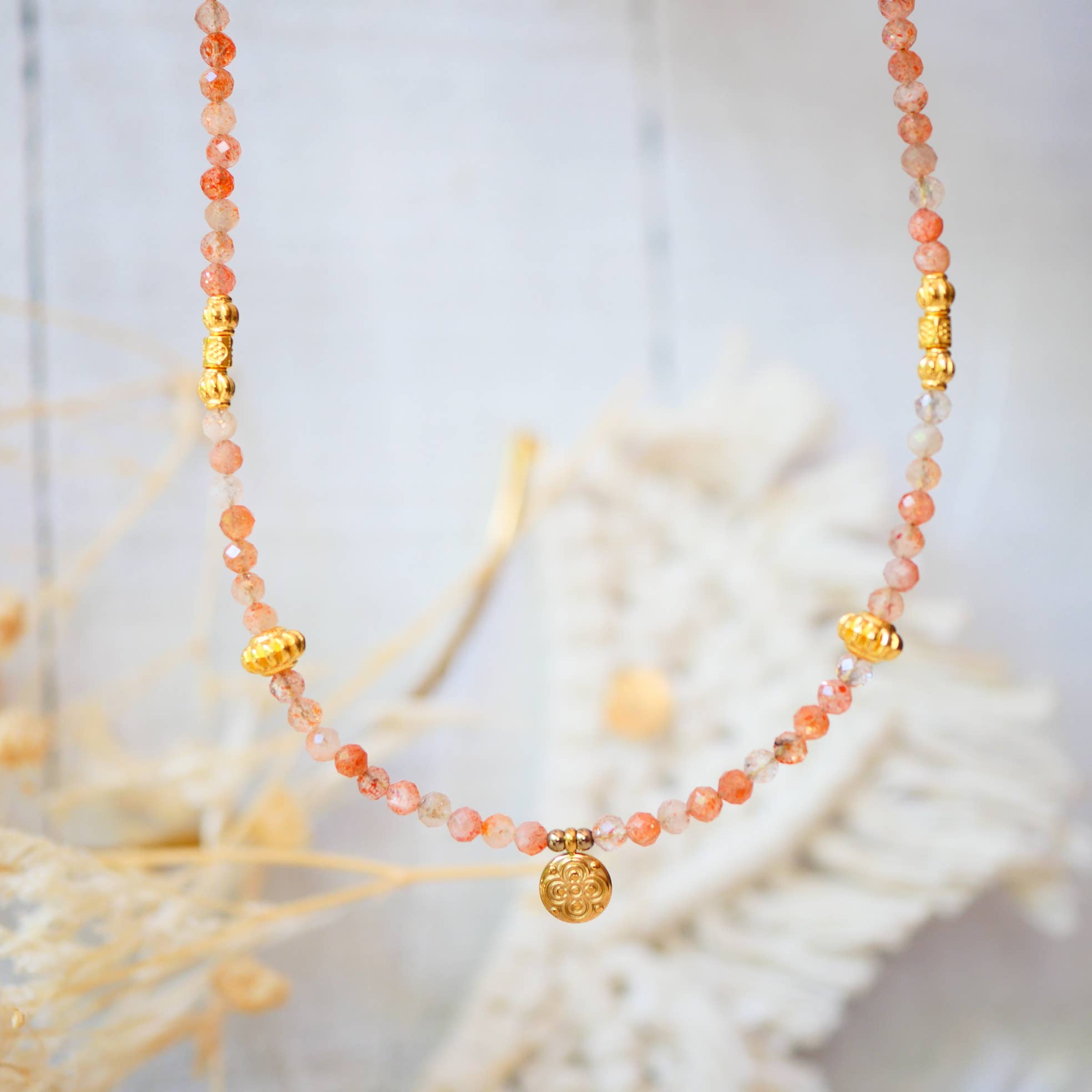 GINANDGER – wholesale Hänge-/berlockhalsband – Punky halsband med indiska agatstenar och gulddetaljer4