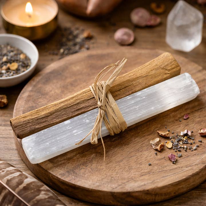 Mini conjunto de purificação com Palo Santo e Selenita 10 cm por atacado de VIE