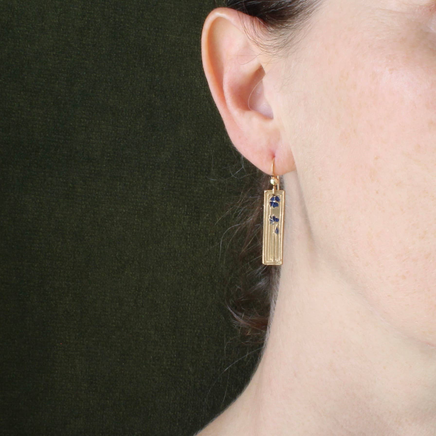 Vis a Vis Jewelry - Wholesale Hangende/ronde oorbellen - Kleine madeliefjes oorbellen - Herfst sieraden2