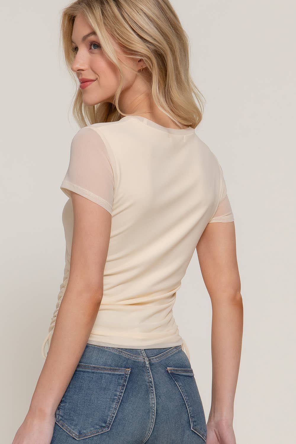 Active Basic | Active USA - Wholesale Gebreide top - Dames - Korte Mouw Ronde Hals Zij Gerimpeld met Plooi Mesh Top2