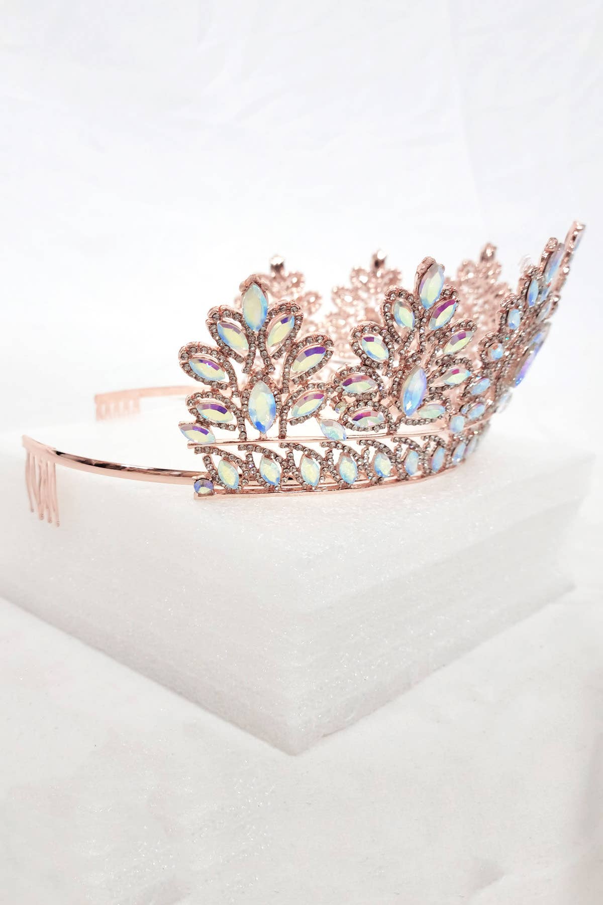 Chicas - Wholesale Tiara - Women's - One Size Fits All Metal Tiara With Rhinestones. HT93719