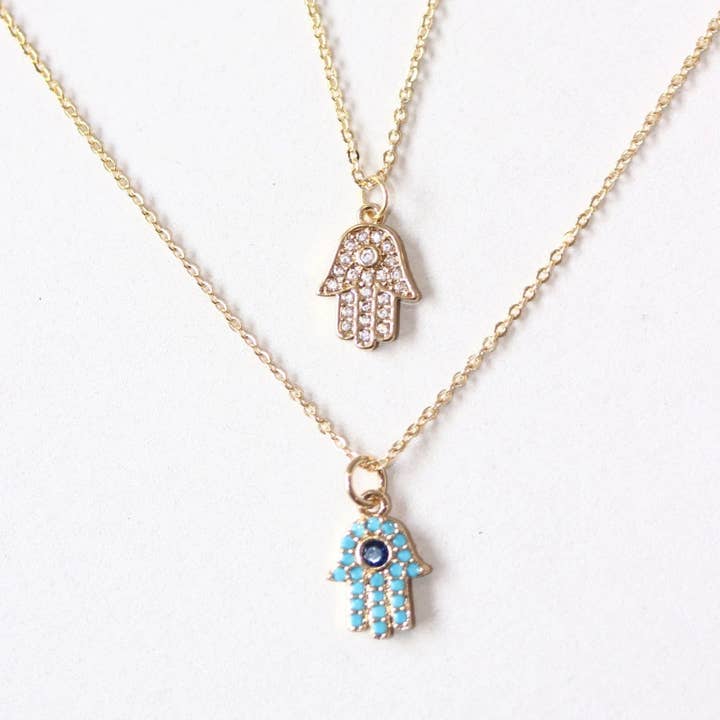 Collier Hamsa en plaqué or 18 carats avec turquoise scintillante Minimal, pour la vente par Natalie Fox Studio