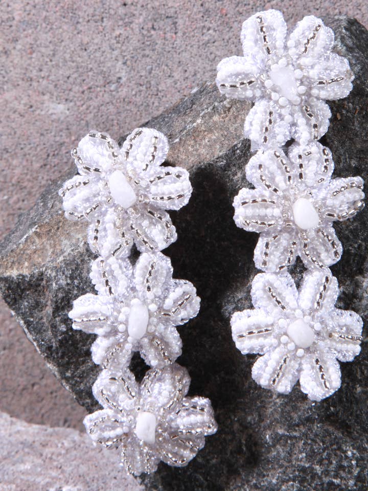 Duru, orecchini eleganti con perline, per spose e damigelle, bianchi per la vendita all'ingrosso da parte di Seyyah