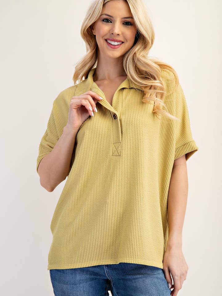 Celeste Clothing - Vendita all'ingrosso Top in maglia - Donna - TOP A COSTE TAGLIA FORTE CON COLLETTO E MANICHE CORTE - CT2391330