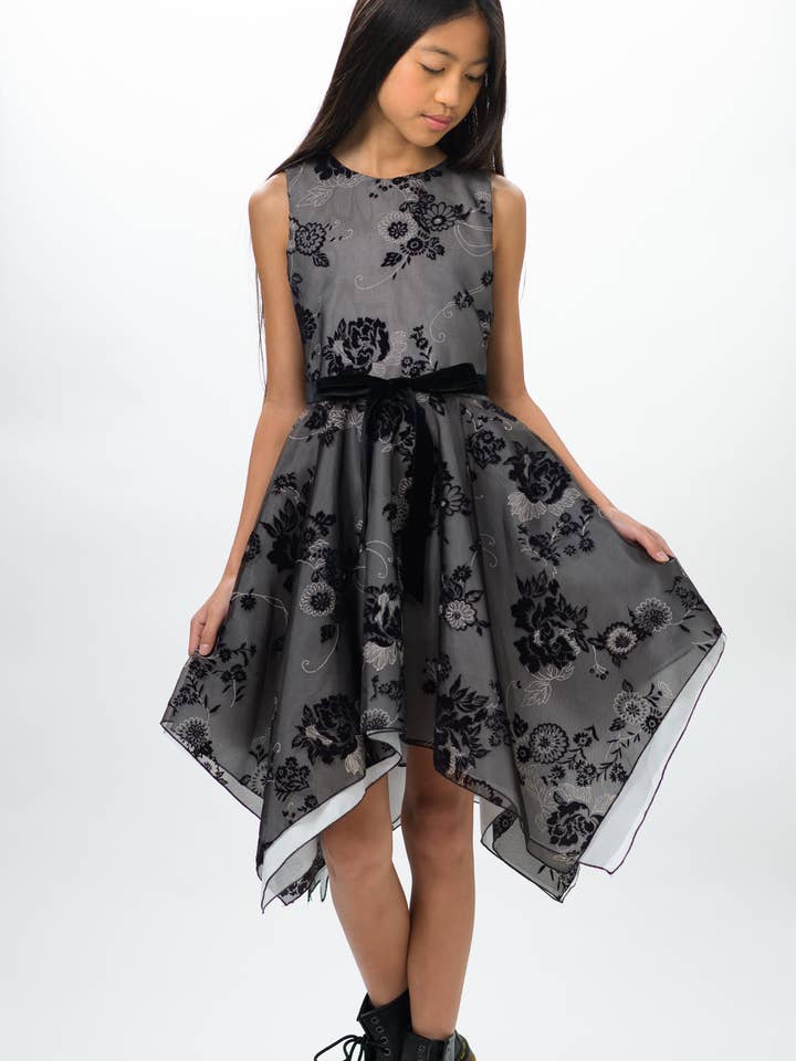 Velours Floral I Vente Finale pour la vente par Zoe Ltd