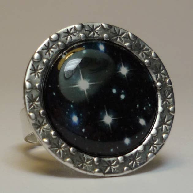 Star Ring - Uniek ontwerp met een sterrensequentie. voor wholesale door Ragalaxys