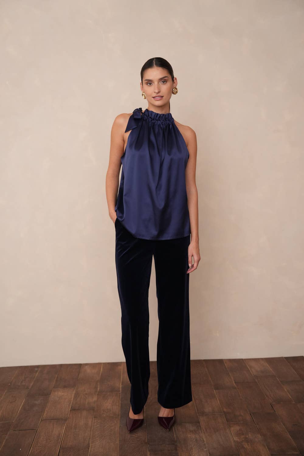 CHOKLATE PARIS - Wholesale Blouse - Dames - Satijnen top Elisabeth met strik bij de kraag - CK0809050