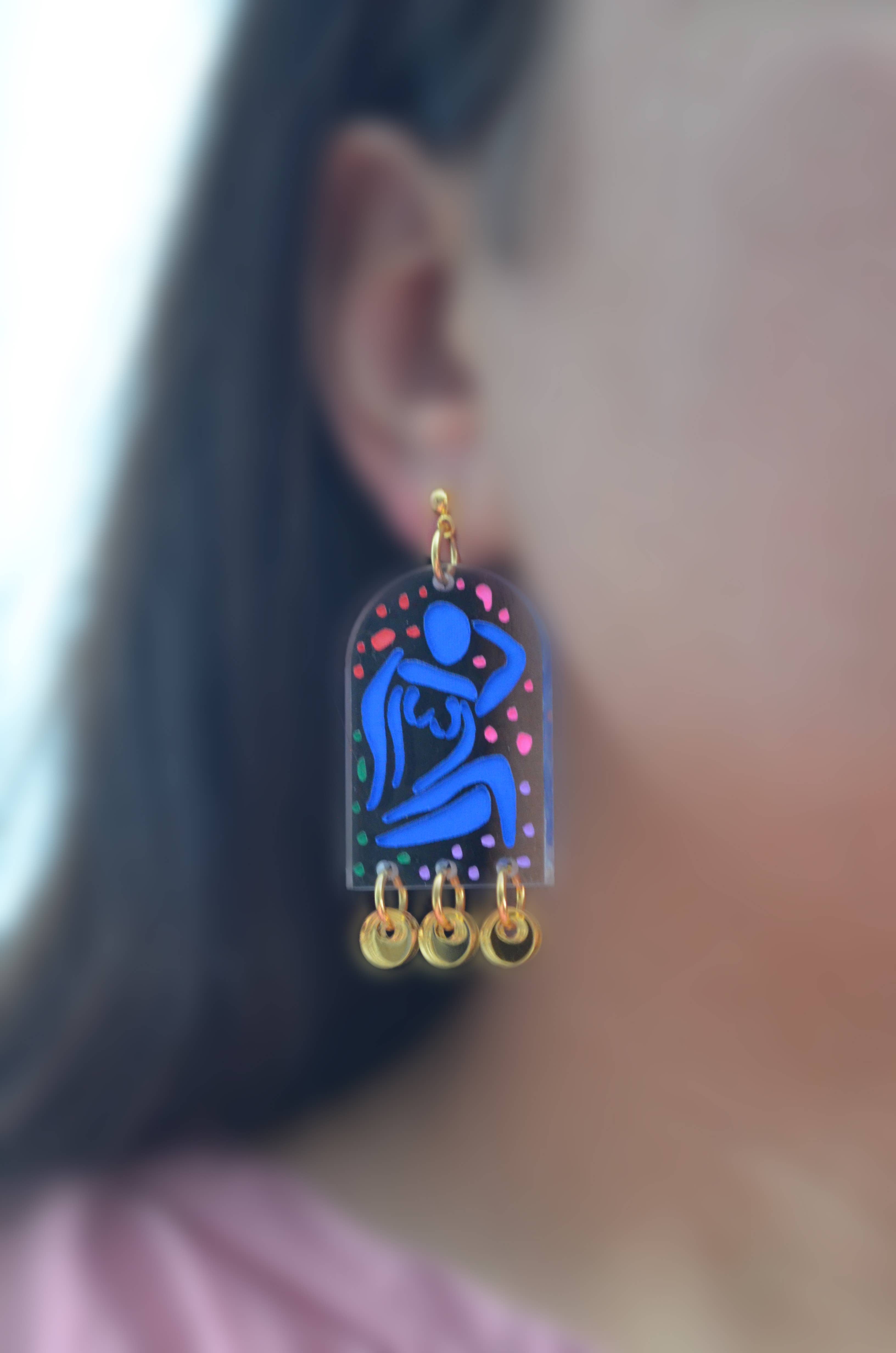 Boo and Boo Factory - Wholesale Hangende/ronde oorbellen - Blauwe dames acryl arch bengelen oorbellen1