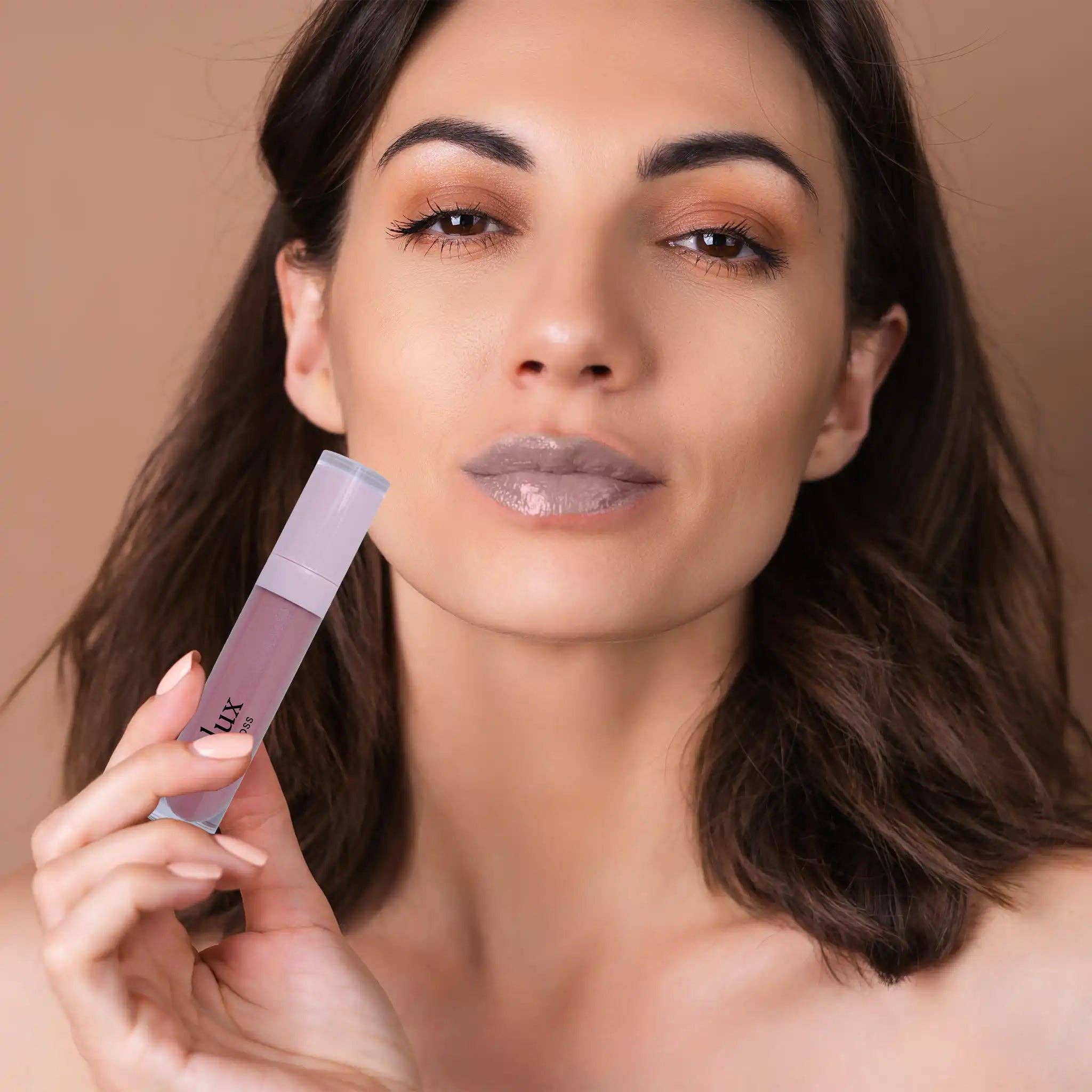 Efon International Corp. - Wholesale Lipgloss - Batter Gepigmenteerd - Hydraterende & Langhoudende Glans Lipgloss11