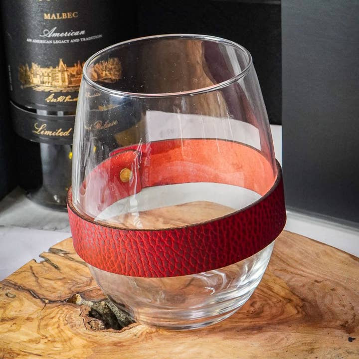 Verre à vin sans pied - Cuir rouge italien pour la vente par Duke and Edison