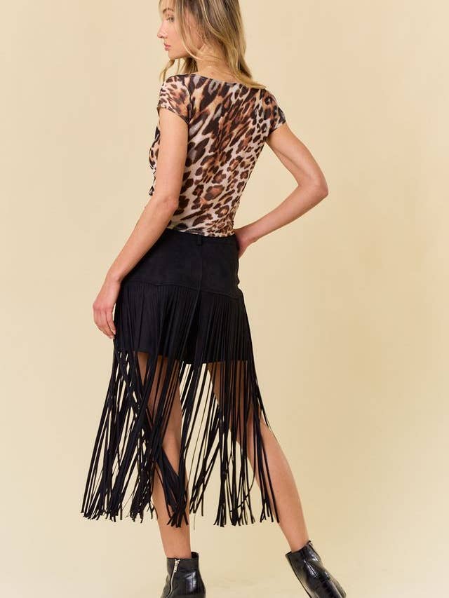 Saints & Hearts - Venta al por mayor Pantalones cortos - Mujer - PANTALONES CORTOS NEGROS DE GAMUZA SINTÉTICA CON FLECOS LARGOS SIP6355A6