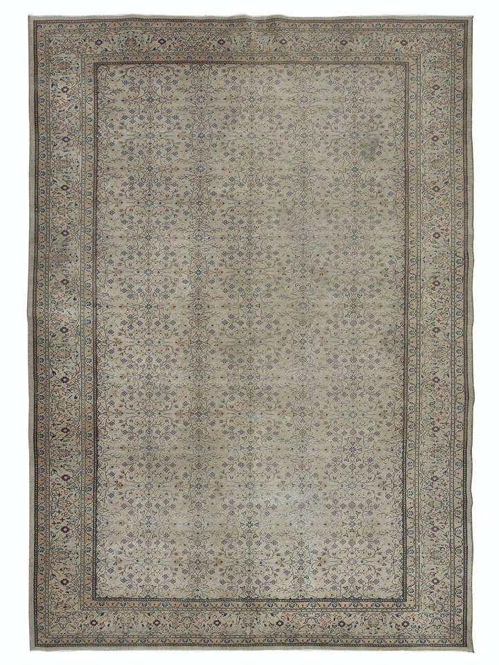 Alfombra Oushak turca vintage hecha a mano, de 6.6 x 9.4 pies, color beige para venta al por mayor de Rug Specialist LLC.