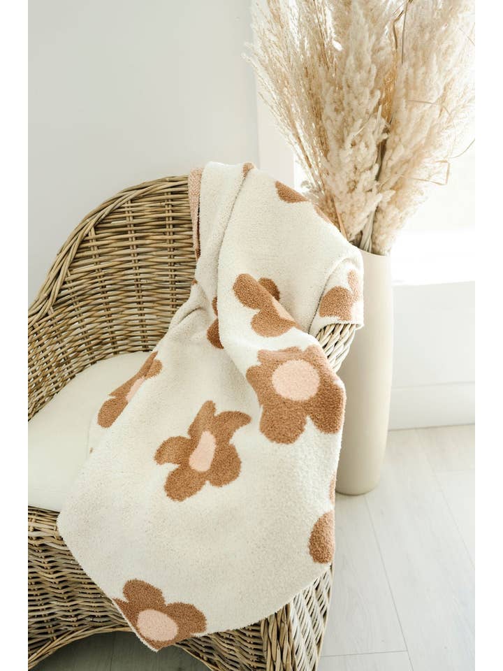 Harp Angel Boutique - Wholesale Bedding blanket – Kids & Baby - Daisy Plush Blanket - Caramel & Pink4